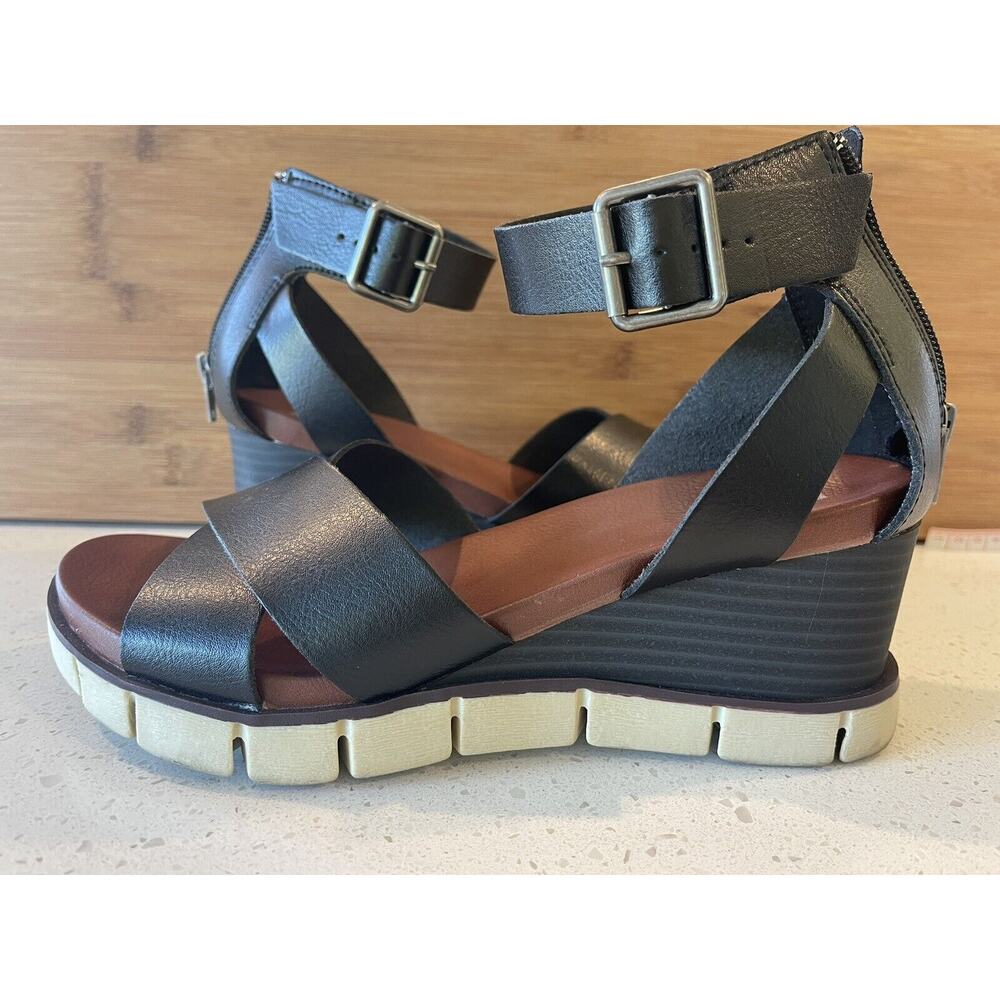 MIA Lauri Women's Size 7.5 Black Platform Wedge Sandals Zipper Heal
